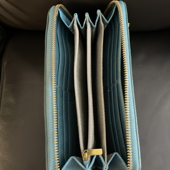 Fossil Leather Turkish Blue Gold Full  Zip Wallet Writlet - Picture 8 of 9